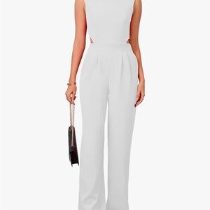 Chic White Sleeveless Jumpsuit